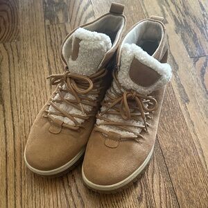 Cozy Tan White Mountain Women's Boots